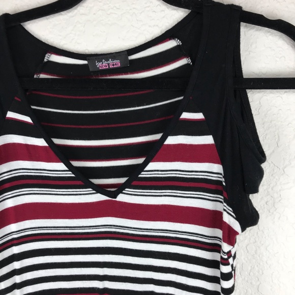 Red Cold Shoulder Top ❤️ - Picture 2 of 5